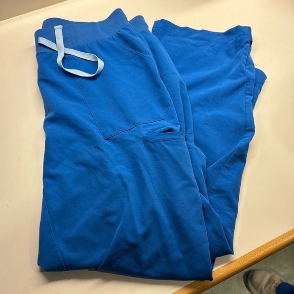 FIGS scrub pant - Picture 1 of 2